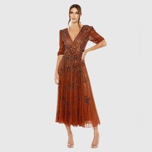 MAC DUGGAL
Puff Quarter Length Sleeve V-Neck Dress